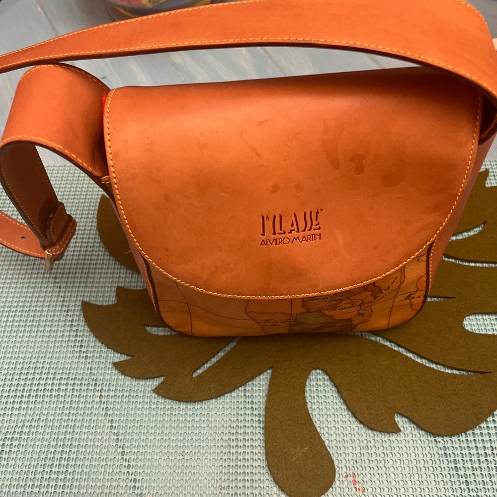 Alviero Martini Italian Leather Tan Map purse